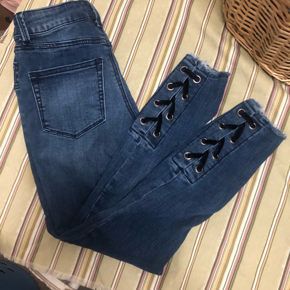 Maurices jeggings with grommet and ribbon ankle